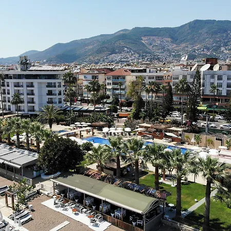 M.c.a Marquis Hotell 3*