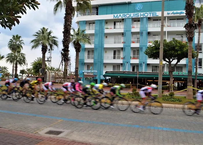 M.c.a Marquis Hotell 3*