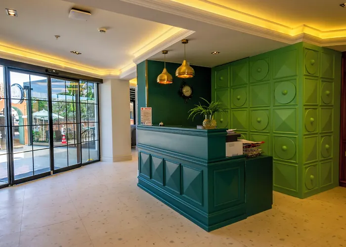 M.c.a Marquis Hotell