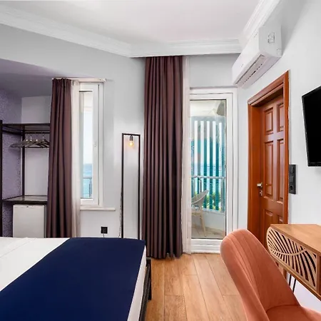 M.c.a Marquis Hotel 3*