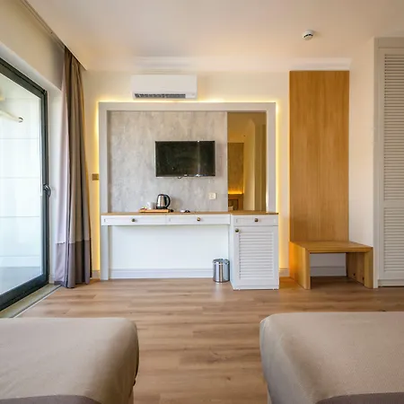 Otel M.c.a Marquis 3*