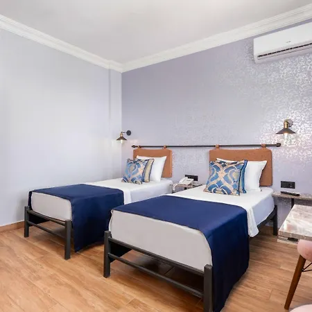 Отель M.c.a Marquis 3*