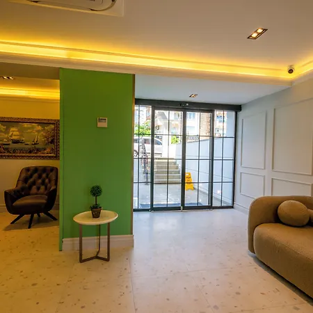 M.c.a Marquis Отель